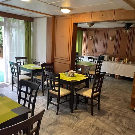 Solar Club 公寓式酒店 索普隆
